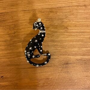 Black panther brooch w/rhinestones
